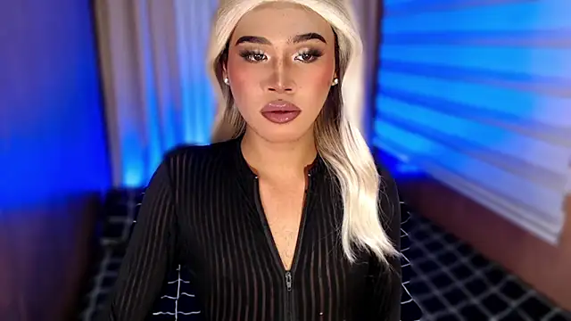 Snapshot of _tipsandchips chatting on 10.23.25 tipsandchips online show from 10.23.25