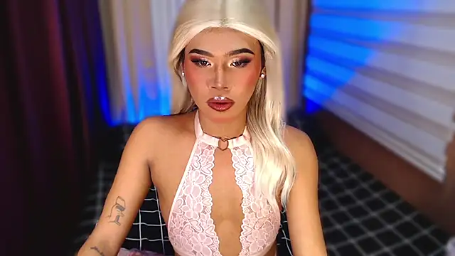 Snapshot of _tipsandchips chatting on 10.26.25 tipsandchips online show from 10.26.25