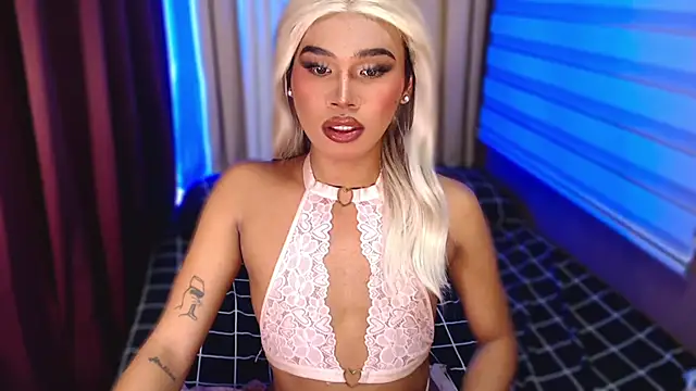 Snapshot of _tipsandchips chatting on 11.05.25 tipsandchips online show from 11.05.25