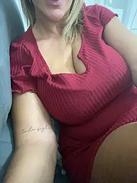 Snapshot of Veryvery30 chatting on 09.25.25 Veryvery30 online show from 09.25.25