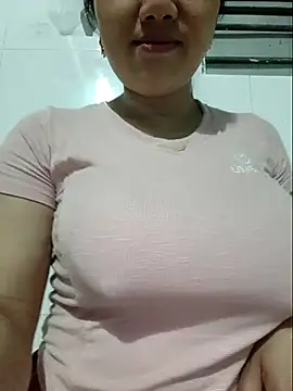 Shiny Babe online show from 02.27.26