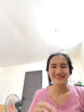 Shulee21 online show from 10.04.25