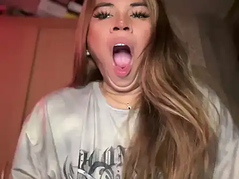 Snapshot of goddessofalltime chatting on 12.05.25 goddessofalltime online show from 12.05.25