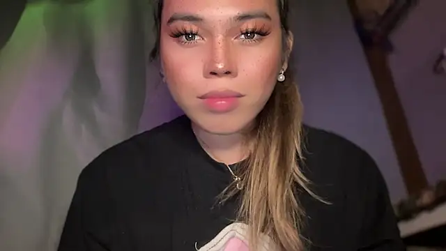 Snapshot of goddessofalltime chatting on 12.15.25 goddessofalltime online show from 12.15.25