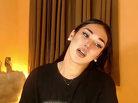 Snapshot of magnificent_kitana chatting on 09.12.25 magnificent kitana online show from 09.12.25