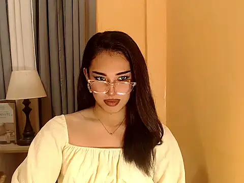 Snapshot of magnificent_kitana chatting on 10.02.25 magnificent kitana online show from 10.02.25
