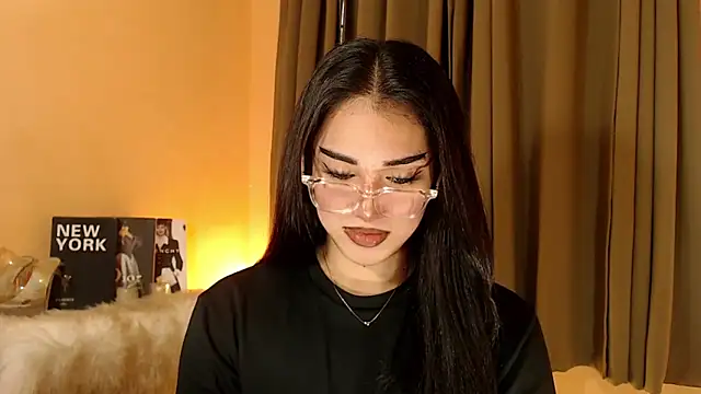 Snapshot of magnificent_kitana chatting on 10.13.25 magnificent kitana online show from 10.13.25