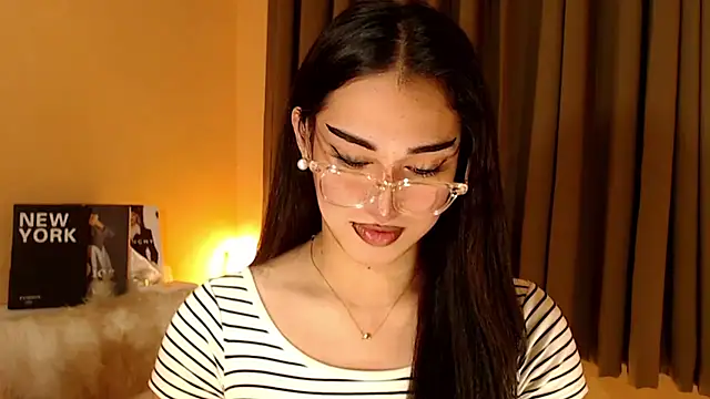 Snapshot of magnificent_kitana chatting on 10.19.25 magnificent kitana online show from 10.19.25