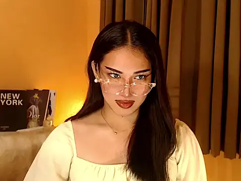 Snapshot of magnificent_kitana chatting on 10.31.25 magnificent kitana online show from 10.31.25