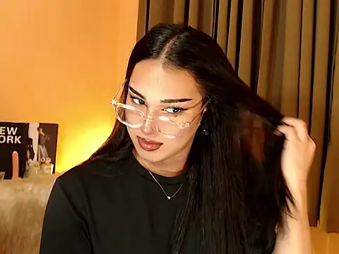 Snapshot of magnificent_kitana chatting on 11.07.25 magnificent kitana online show from 11.07.25