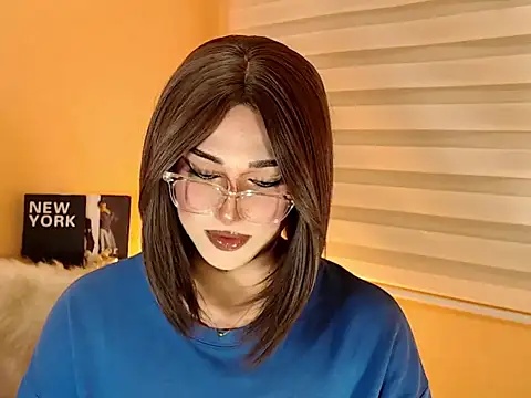 Snapshot of magnificent_kitana chatting on 11.11.25 magnificent kitana online show from 11.11.25