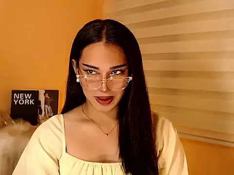 Snapshot of magnificent_kitana chatting on 11.14.25 magnificent kitana online show from 11.14.25