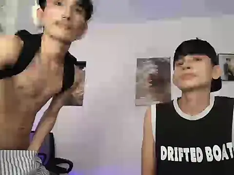 Snapshot of twink_pinoy chatting on 06.16.26 twink pinoy online show from 06.16.26