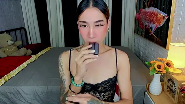 Snapshot of TRANSGODDESSA chatting on 11.05.25 TRANSGODDESSA online show from 11.05.25