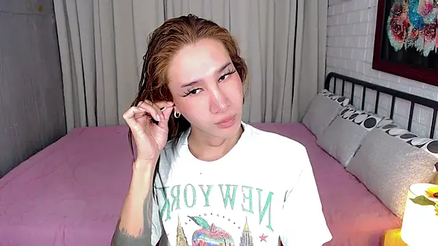 Snapshot of TRANSGODDESSA chatting on 11.16.25 TRANSGODDESSA online show from 11.16.25