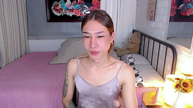 Snapshot of TRANSGODDESSA chatting on 11.30.25 TRANSGODDESSA online show from 11.30.25