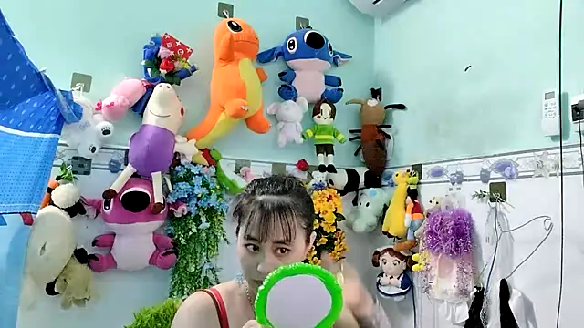 emgaixinhngoan online show from 10.28.25