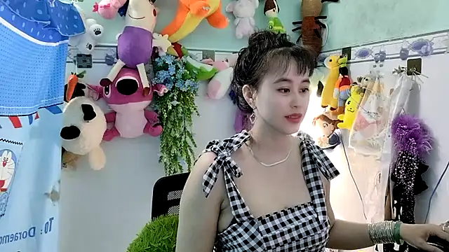 emgaixinhngoan online show from 11.23.25