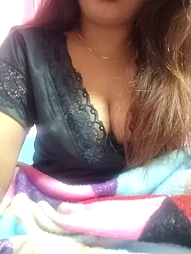 Snapshot of HOTT_SHANAYA chatting on 12.21.25 HOTT SHANAYA online show from 12.21.25