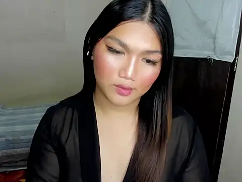 Snapshot of Lou_heart chatting on 10.22.25 Lou heart online show from 10.22.25