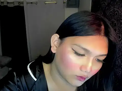 Snapshot of Lou_heart chatting on 11.17.25 Lou heart online show from 11.17.25