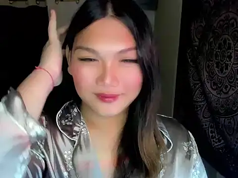 Snapshot of Lou_heart chatting on 11.25.25 Lou heart online show from 11.25.25