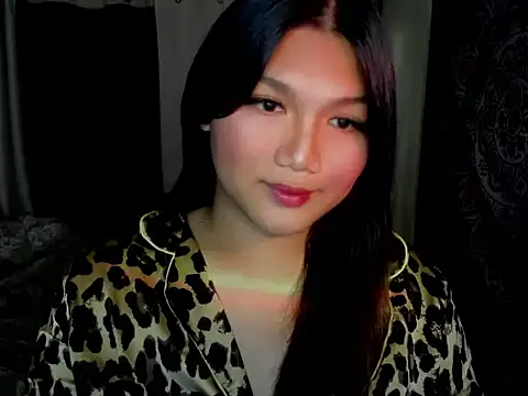 Snapshot of Lou_heart chatting on 12.02.25 Lou heart online show from 12.02.25