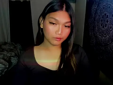 Snapshot of Lou_heart chatting on 12.15.25 Lou heart online show from 12.15.25