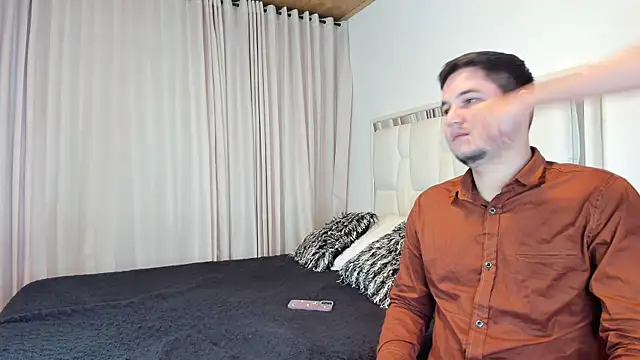 Snapshot of CameronyMartinn chatting on 07.16.26 CameronyMartinn online show from 07.16.26