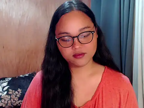  Lylia online show from 10.05.25