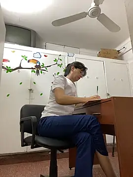 Snapshot of aphrodite_sexy chatting on 10.23.25 aphrodite sexy online show from 10.23.25