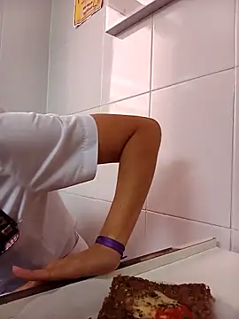 Snapshot of aphrodite_sexy chatting on 12.04.25 aphrodite sexy online show from 12.04.25