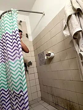 Snapshot of aphrodite_sexy chatting on 12.14.25 aphrodite sexy online show from 12.14.25