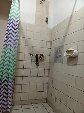 Snapshot of aphrodite_sexy chatting on 12.21.25 aphrodite sexy online show from 12.21.25