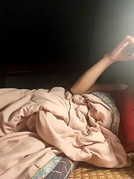 Du-Uyen online show from 11.15.25