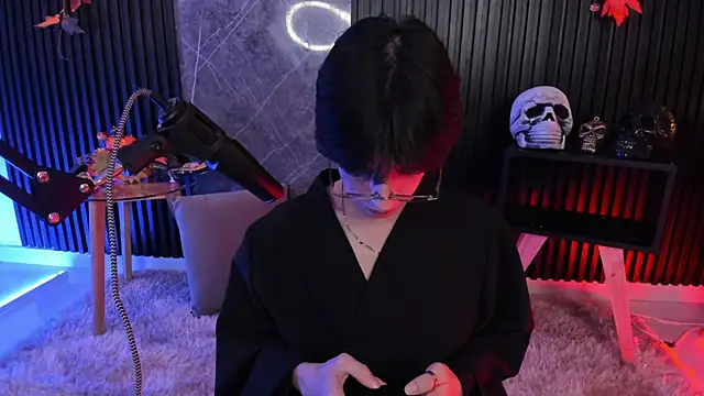 luixdust  online show from 10.23.25