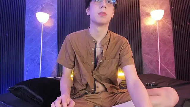 luixdust  online show from 11.05.25