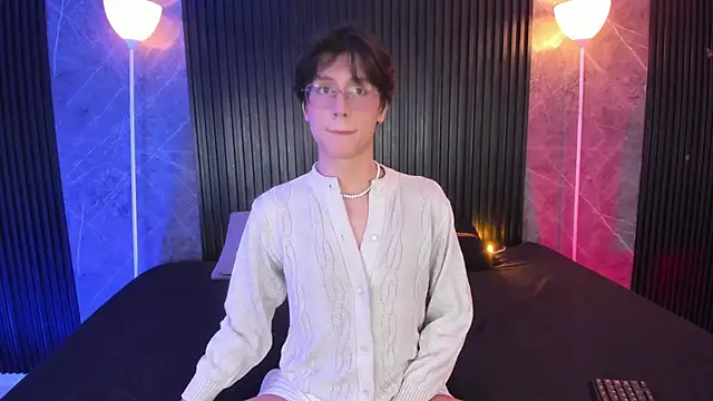 luixdust  online show from 11.08.25