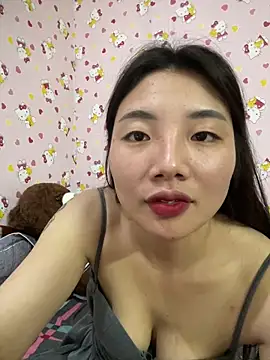 Snapshot of D2sweet chatting on 12.20.25 D2sweet online show from 12.20.25