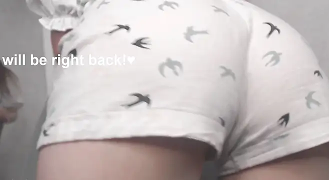 cute elfy  online show from 12.18.25