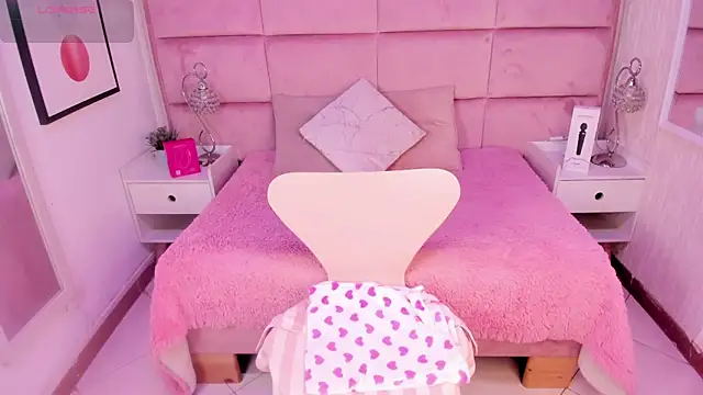 Snapshot of Janah_Myers chatting on 11.12.25 Janah Myers online show from 11.12.25