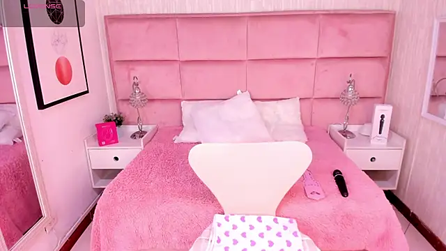 Snapshot of Janah_Myers chatting on 12.03.25 Janah Myers online show from 12.03.25