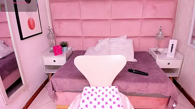 Snapshot of Janah_Myers chatting on 12.04.25 Janah Myers online show from 12.04.25