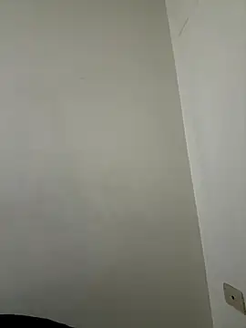 MiaLune Pink online show from 10.10.25
