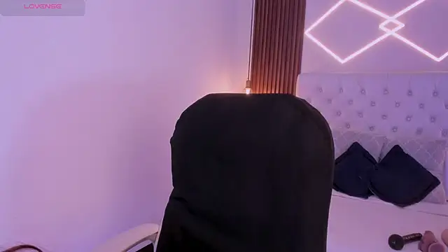 Miiaa jones online show from 04.10.26