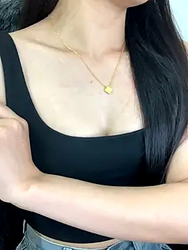 JennyQueen18 online show from 10.22.25