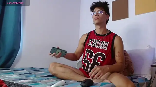 Snapshot of Dylann_west chatting on 11.10.25 Dylann west online show from 11.10.25