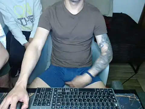 Snapshot of bossking017 chatting on 02.23.25 bossking017 online show from 02.23.25