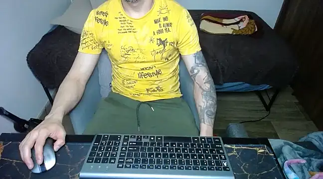 Snapshot of bossking017 chatting on 03.01.25 bossking017 online show from 03.01.25