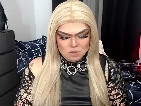 Snapshot of michellevixen922 chatting on 11.03.25 michellevixen922 online show from 11.03.25